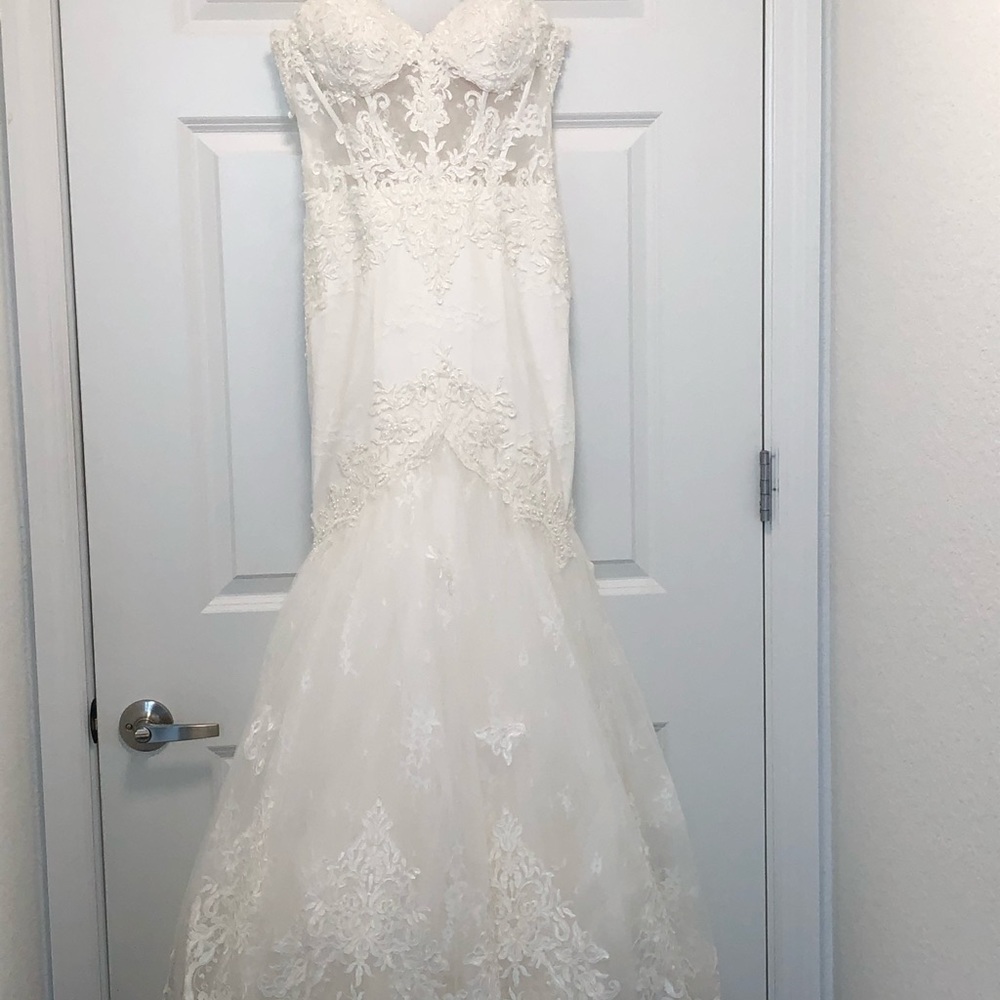 Wedding Dress - Picture 8 of 16